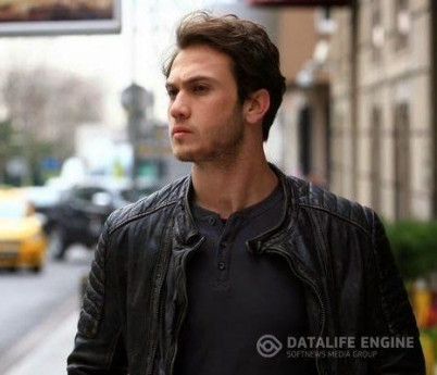 Арас Булут Йенемли по-прежнему с Биге Онал