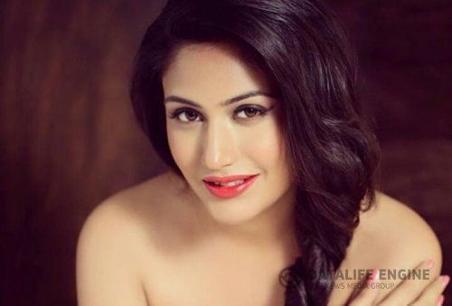 Индийская актриса Сурбхи Чандна/Surbhi Chandna